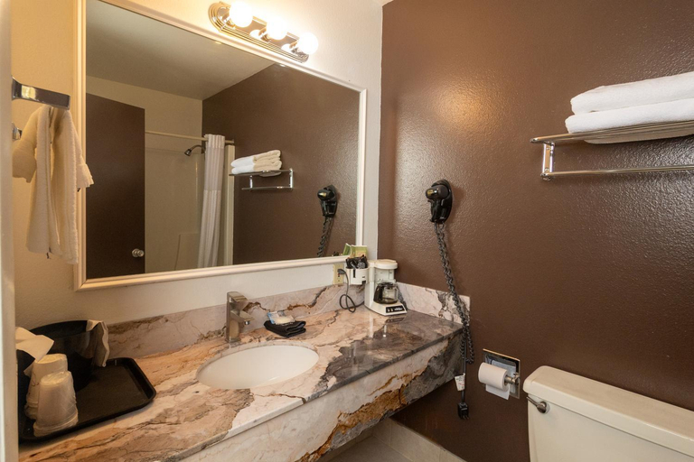 Bathroom 4, FairBridge Inn & Suites Lewiston, Nez Perce