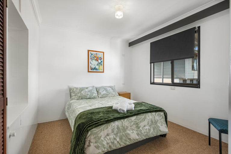 Bedroom 3, Kalganyi Holiday Park, Mount Gambier
