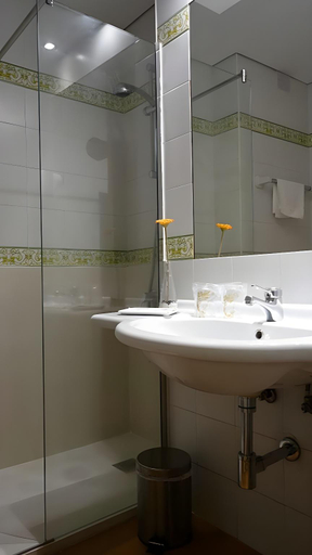 Bathroom 4, Baztan, Navarra