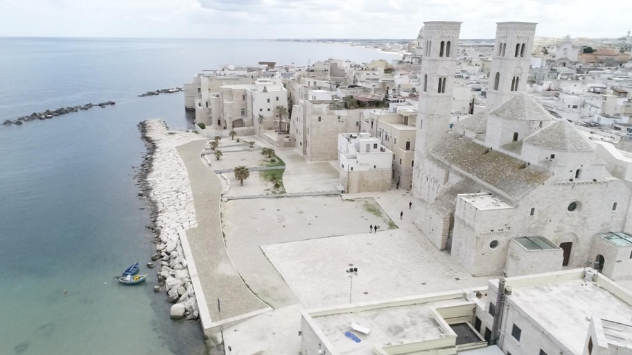 Others 3, Secret Suite, Bari