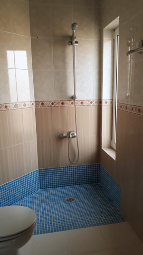 Bathroom 3, BeWave, Sesimbra