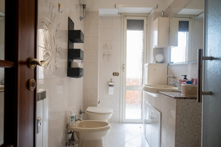 Bathroom 3, Cerroni's Corner Vacanze Romane, Rome
