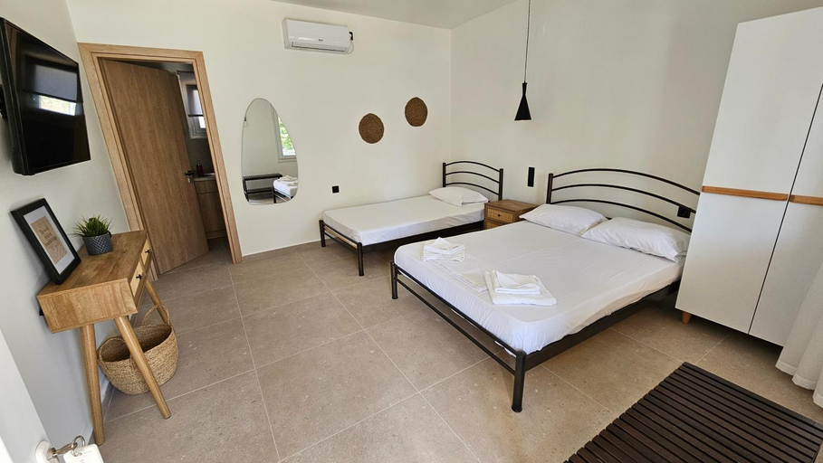 Bedroom 2, Ηλιοπετρα - Iliopetra, Central Greece
