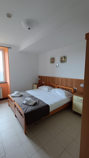 Bedroom 5, Hotel Montallegro, Genova