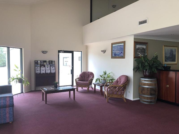 Public Area, Turners Vineyard Motel and Function Centre, Orange