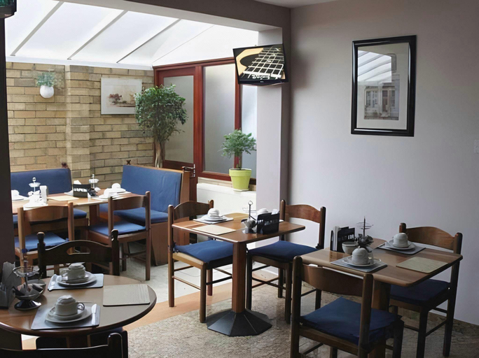 Food & Drinks 4, Star Hotel - B&B, London