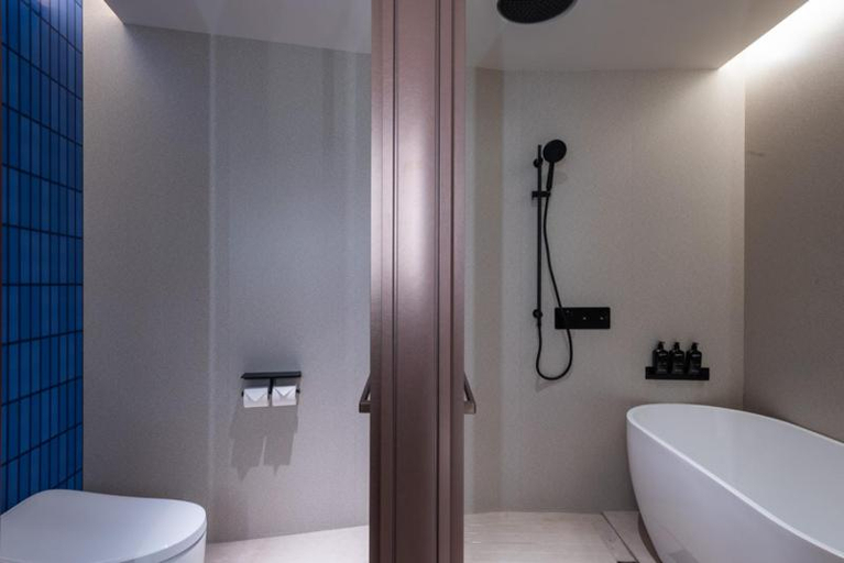 Bathroom 5, Crystal Orange Shanghai Changfeng, Shanghai