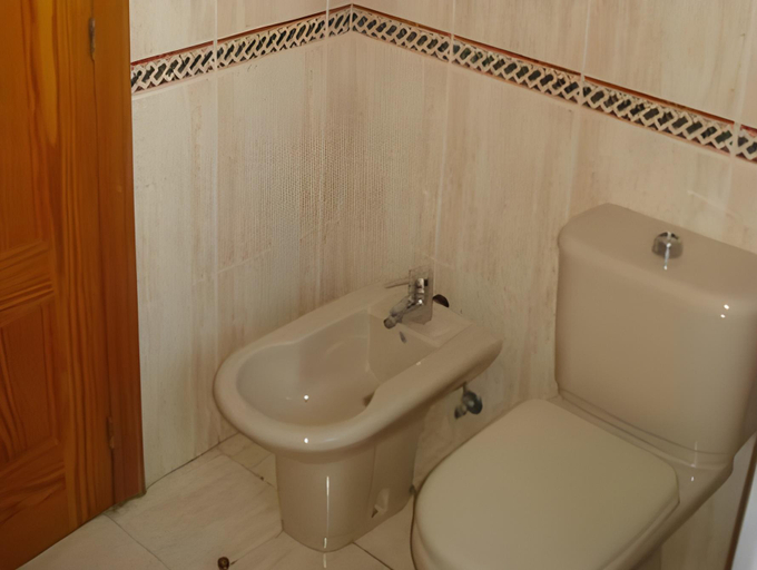 Bathroom 5, Hostal Pumar, A Coruña