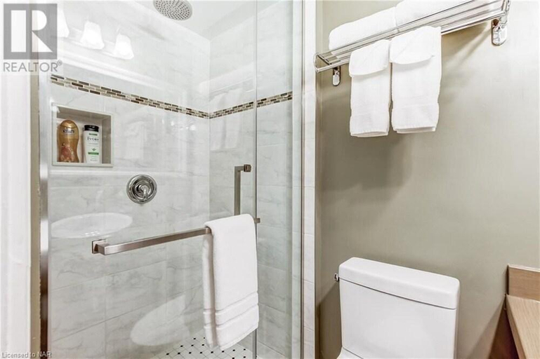 Bathroom 4, Ambiance By The Falls B&B, Niagara