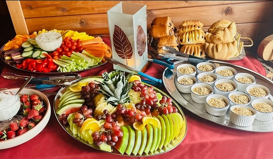 Food & Drinks 5, Ahmic Lake Resort, Parry Sound