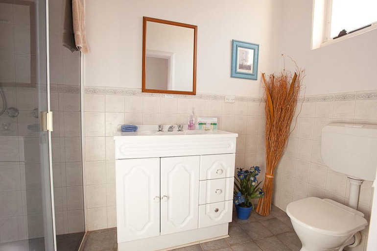 Bathroom 3, Black Jack Get-A-Way, Orroroo/Carrieton