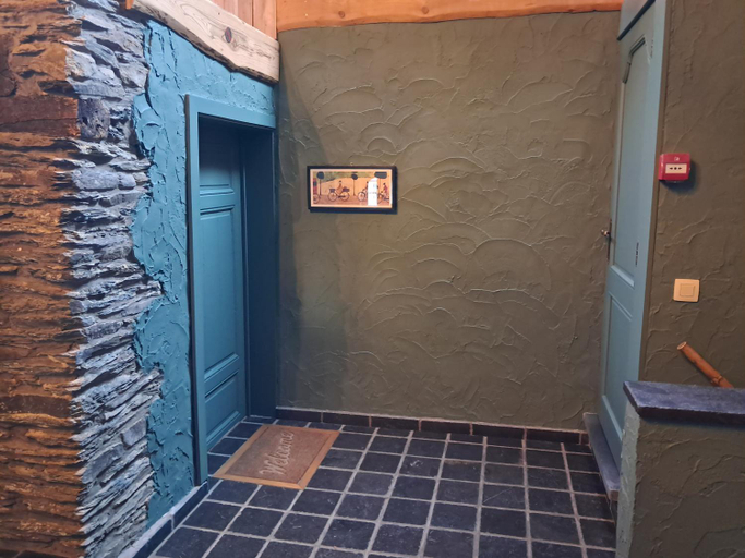 Bathroom 2, De Patuljak, Luxembourg