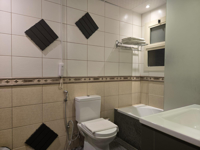 Bathroom 4, Al Raya Hotel Apartment, Dubai