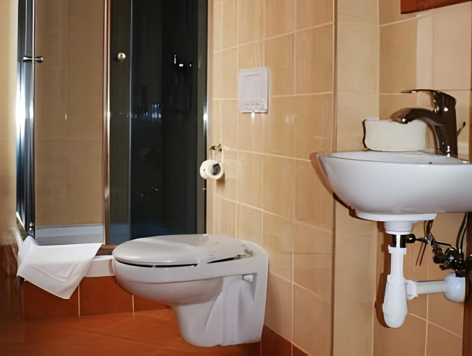 Bathroom 2, Hotelik Goldap, Gołdap