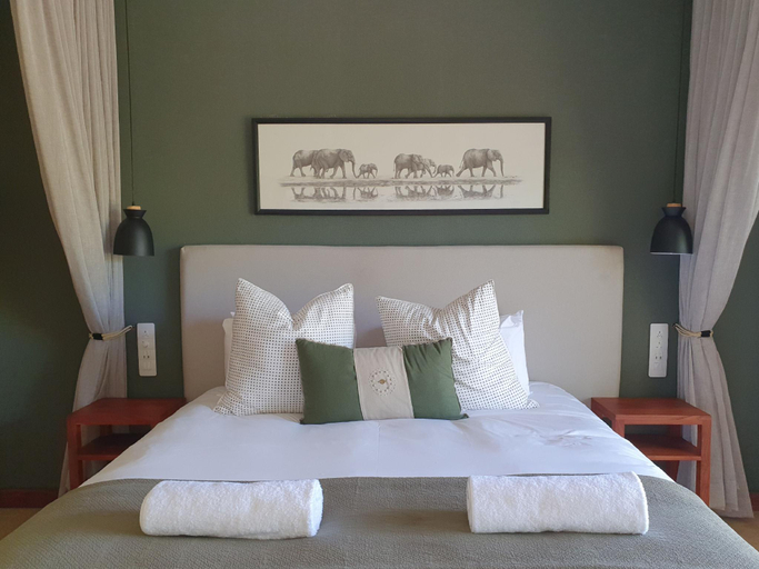 Bedroom 2, Insika Lodge, Hwange