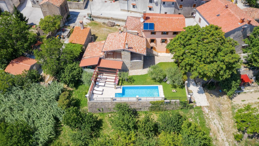 Others 3, Stone villa Zamask with a pool and a lovely view, Pazin