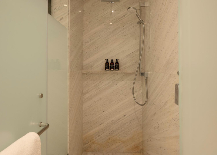 Bathroom 4, Poe 227 By Omora, Mexico City