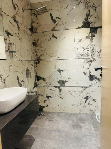 Bathroom 4, Hotel Skyro Inn, Gandhinagar