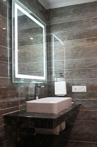 Bathroom 5, Justa Luxe Cliffend Resort and Spa Mashobra, Shimla