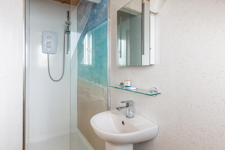 Bathroom 5, Discovery Loft, North Yorkshire