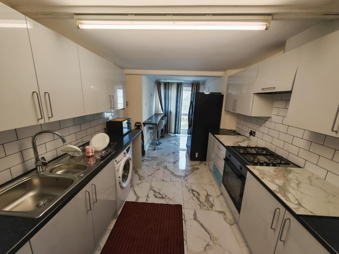 Others 4, SnoozeDen Chalvey - Free Parking, Near M4 J6, Slough