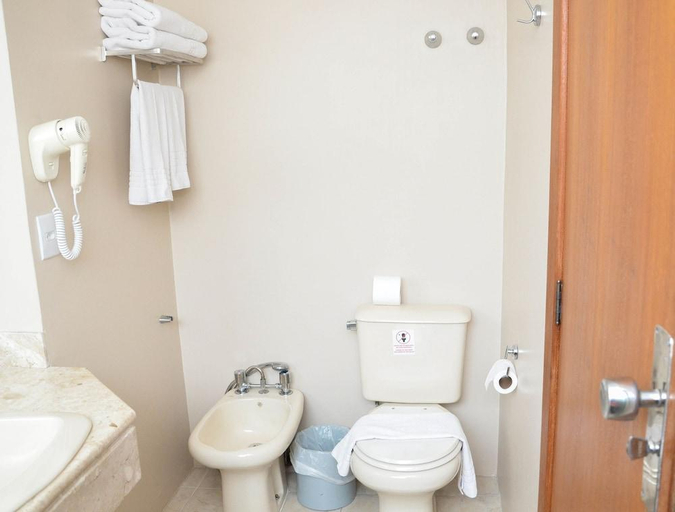 Bathroom 4, Hotel Embaixador, Porto Alegre