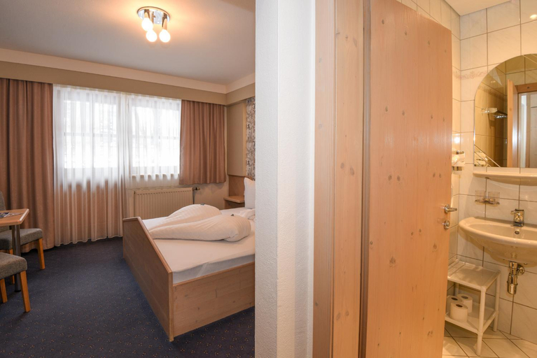 Others 3, Golf & Skipension Krug, Liezen