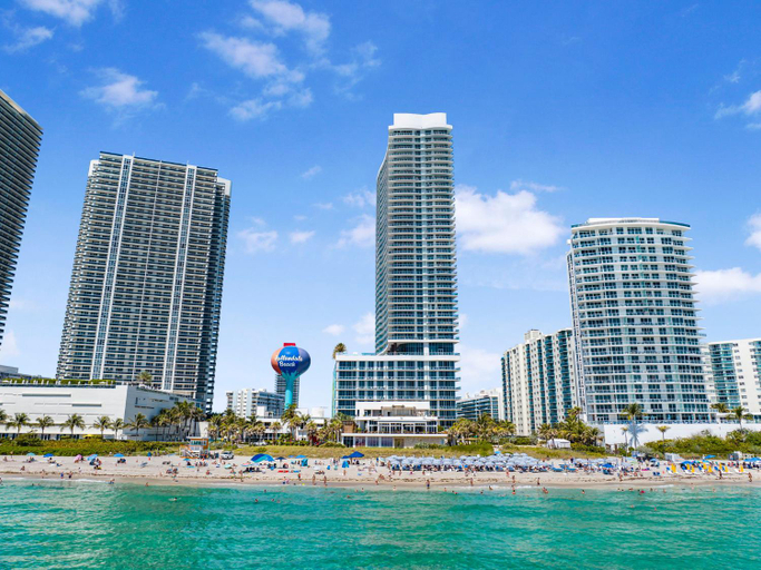 Exterior & Views 1, Luxury Oceanfront Condo: Pools, Beach, & Balcony, Broward