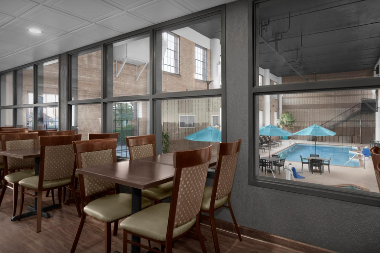 Food & Drinks 5, The Suites Hotel at Waterfront Plaza, Lake Superior