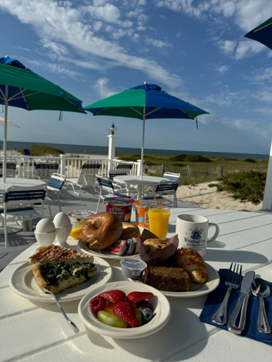 Food & Drinks, Winstead Beach Resort, Barnstable