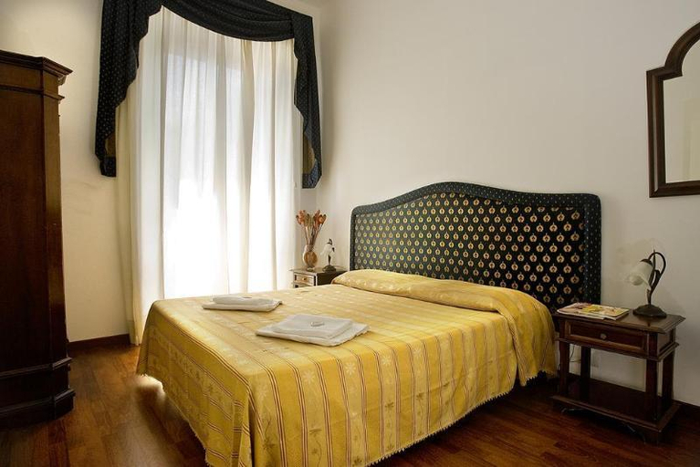 Bedroom 2, Sole E Luna, Rome