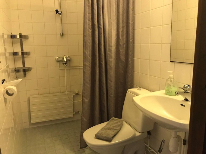 Bathroom 4, Guesthouse Borealis, Lapland