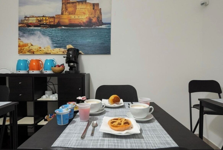 Others 5, B&B Orto del conte, Napoli