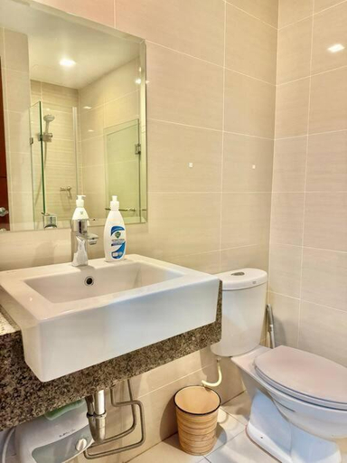 Bathroom 5, Cozi Chic Uptown Getaway BGC, Taguig