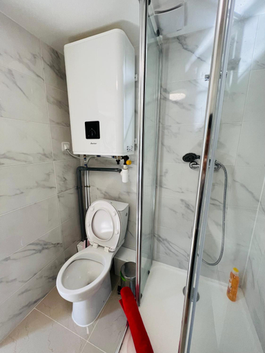 Bathroom 2, Charmants logements au centre ville de Rosny Sous Bois, Seine-Saint-Denis