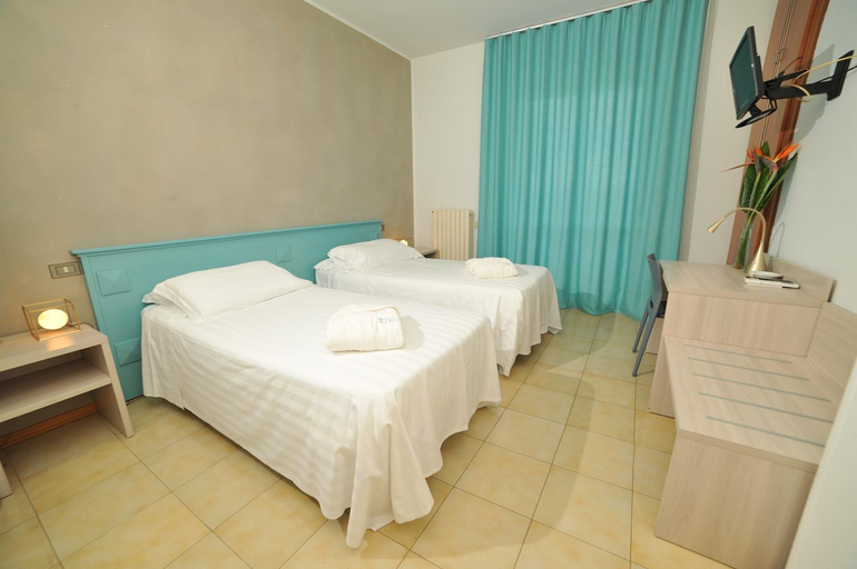 Bedroom 4, Hotel San Crispino, Macerata