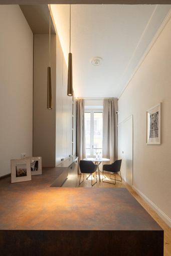 Others 5, N7 Rooms, Florence