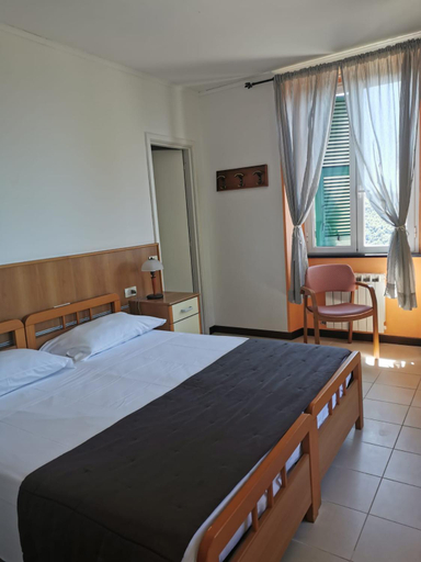 Bedroom 2, Hotel Montallegro, Genova