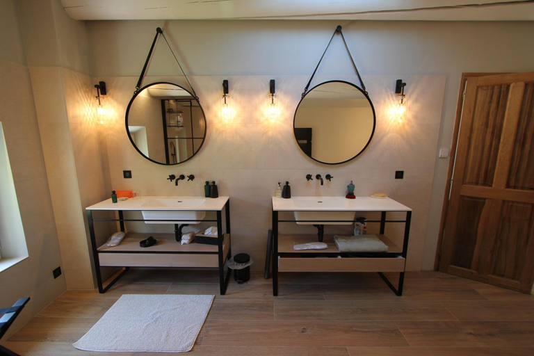Bathroom 3, Mas Paloma, Bouches-du-Rhône