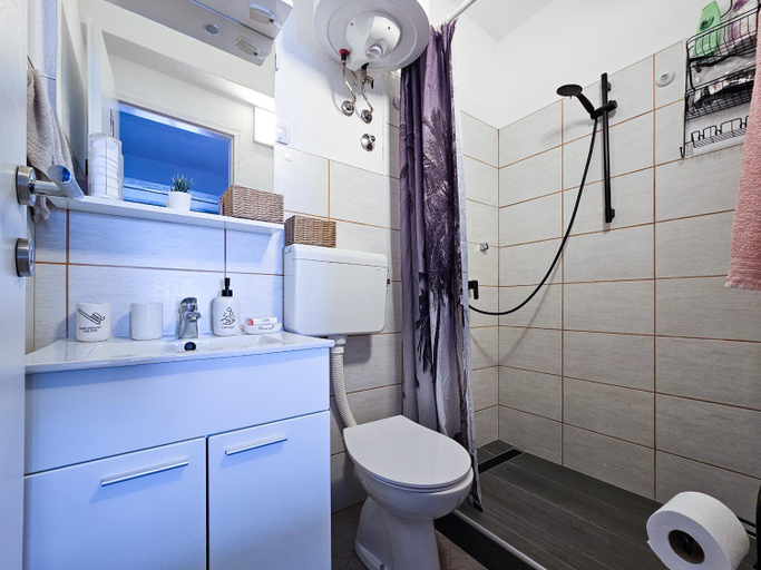 Bathroom 3, Apartments Maja i Ante, Senj
