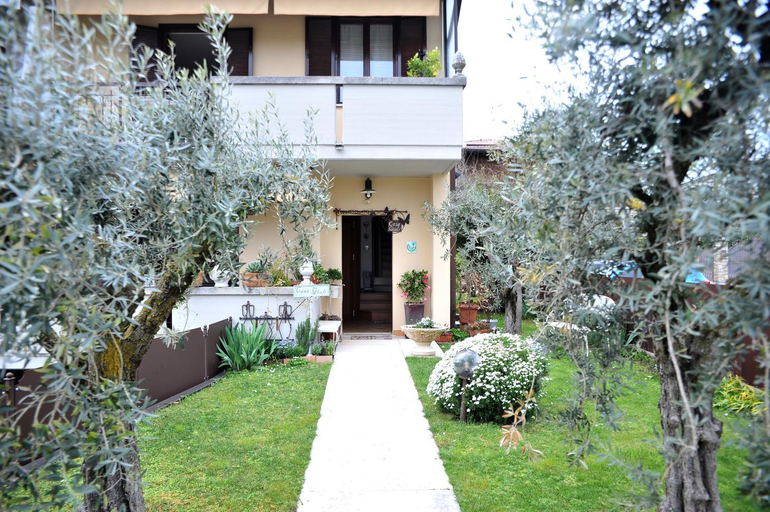 Others 4, Casa Giuli, Brescia