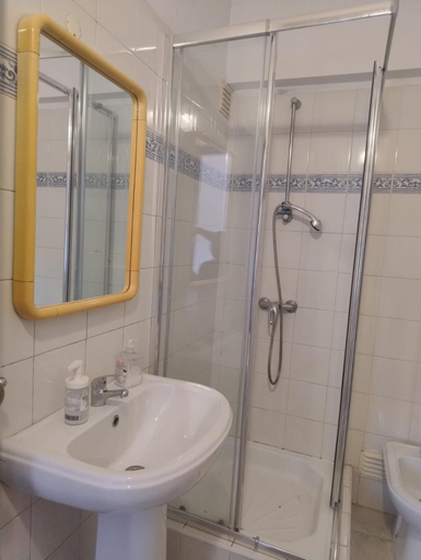 Bathroom, Come Inn Costa Da Caparica, Almada