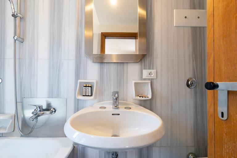Bathroom 4, Ca' Bauta, Venezia