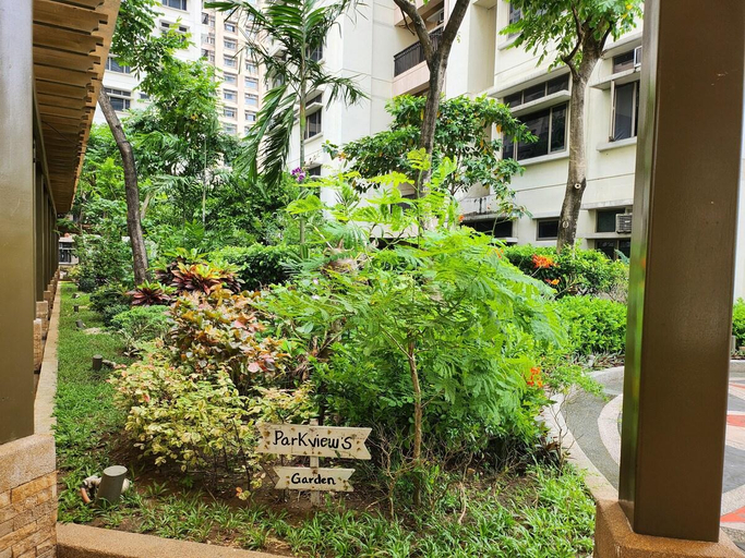 Others 3, Cozy 1BR Cubao Condo | Manhattan Parkview w/ City View, Quezon City