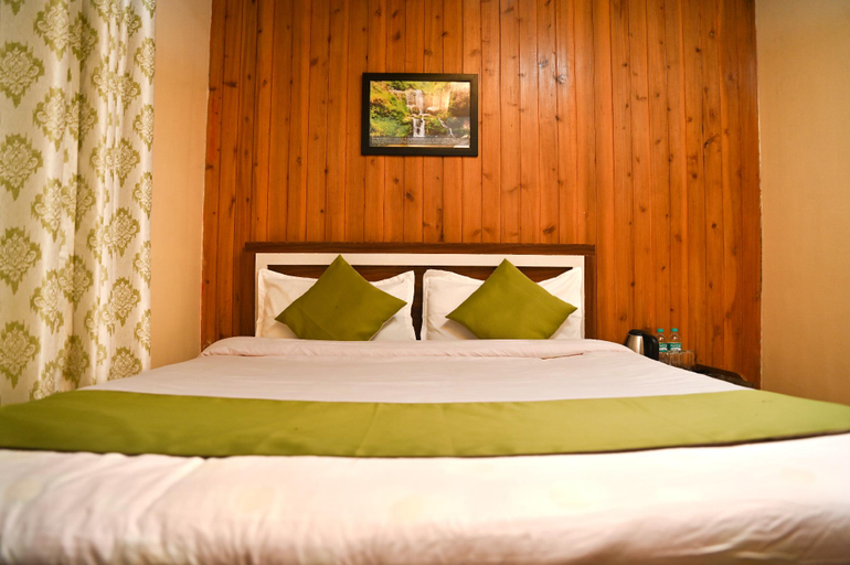 Bedroom 2, Hotel Pine Crest Inn, Darjeeling, Darjiling
