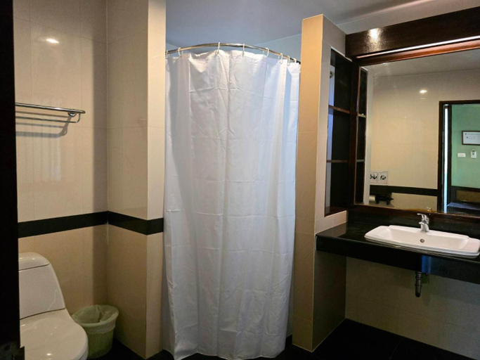 Bathroom 4, Hotel and Beach Bungalow at Lanta Resort, Ko Lanta