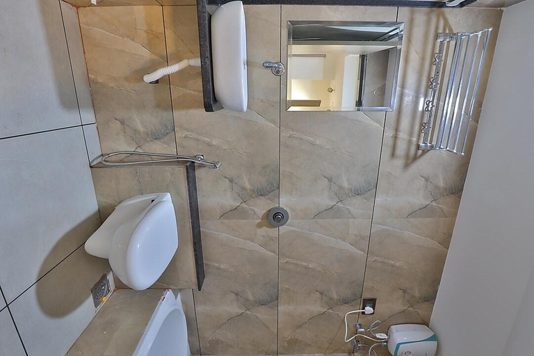 Bathroom 2, Hotel TGR The grand radhey, Anand