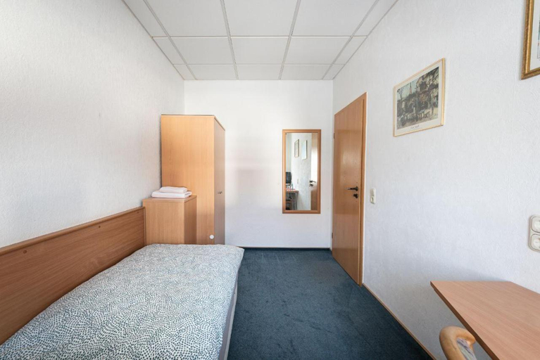 Others 4, Pension Greiser, Leipzig