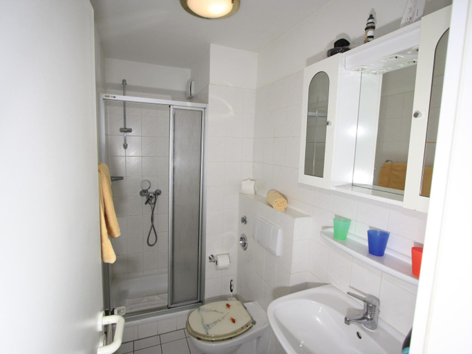 Bathroom 3, Residenz Steinmarne Cuxhaven 2, Cuxhaven
