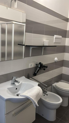 Bathroom 2, Marina di Ragusa residence, Ragusa
